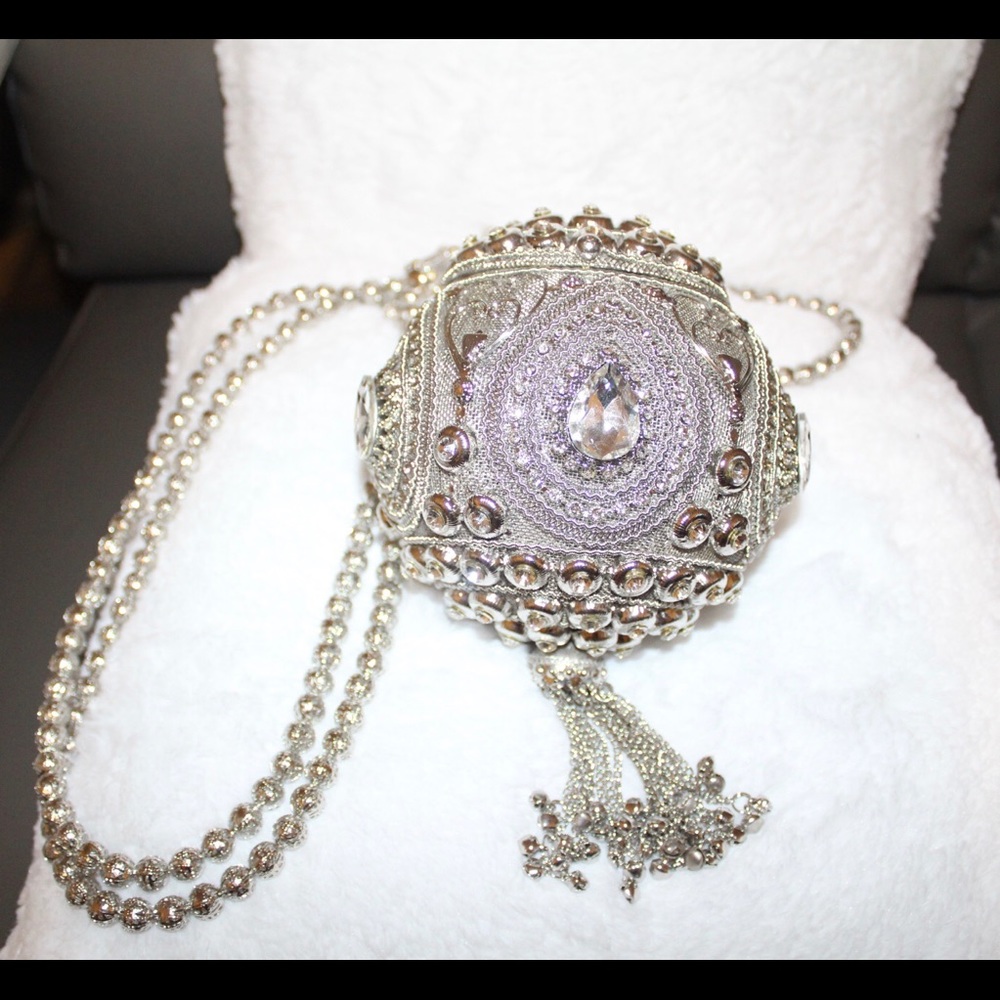Oval Purse - Picture 4 of 5